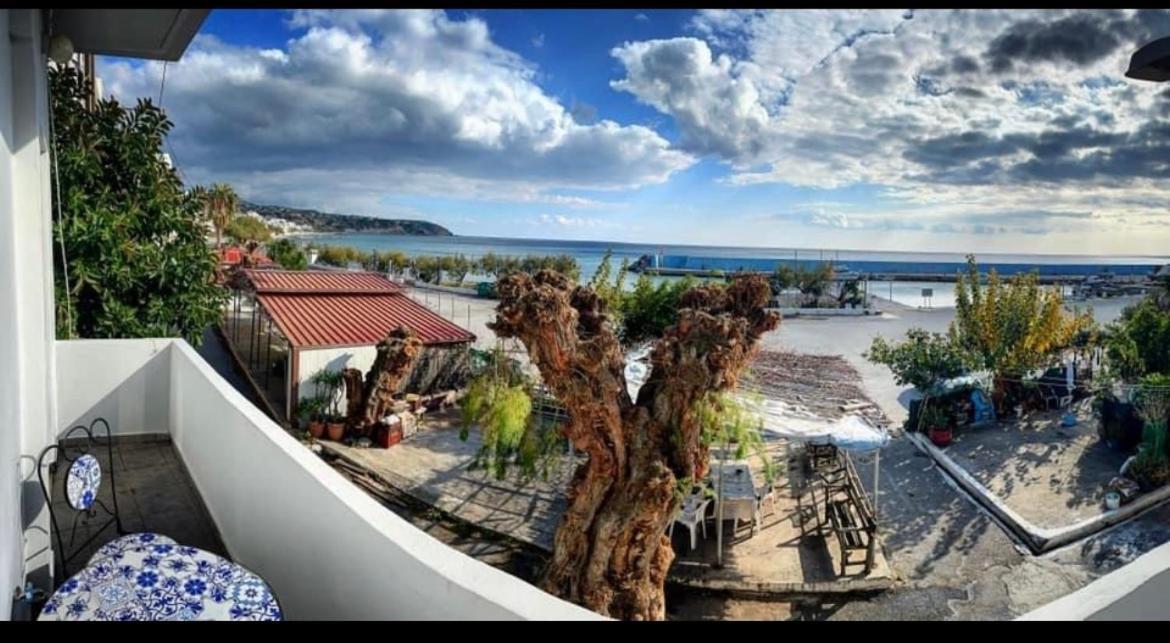 Seaview Apartment Tsoútsouros Extérieur photo